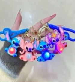 PORTE-CLÉS LUMINEUX STITCH ASST